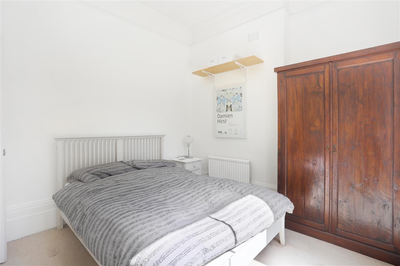 2 bed flat for sale in Tufnell Park Road 9
