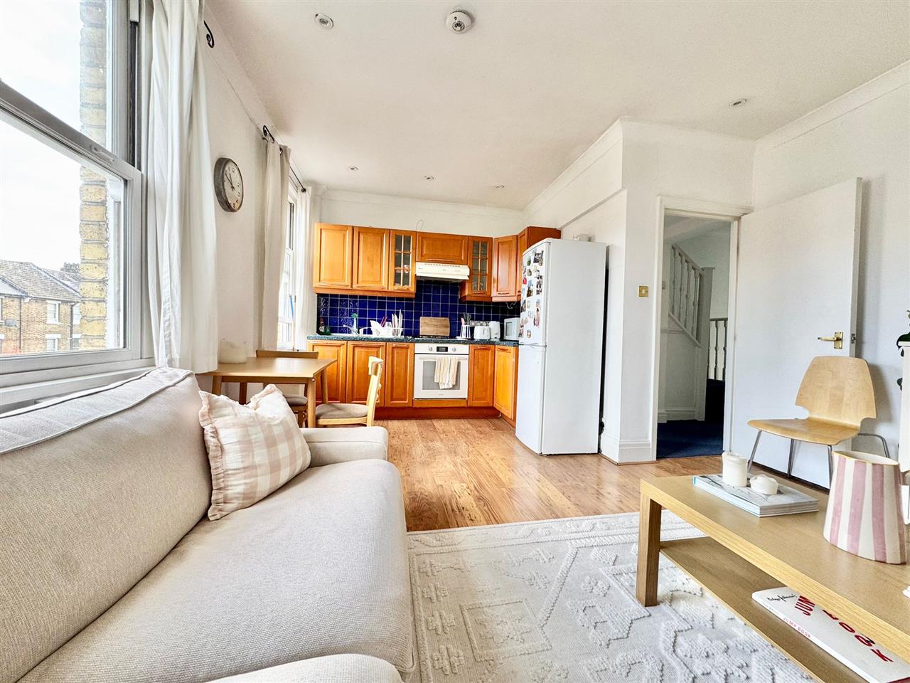 2 bed flat to rent in Huddleston Road 2