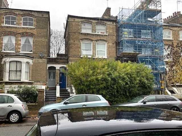 1 bed flat to rent in Tufnell Park Road  - Property Image 2