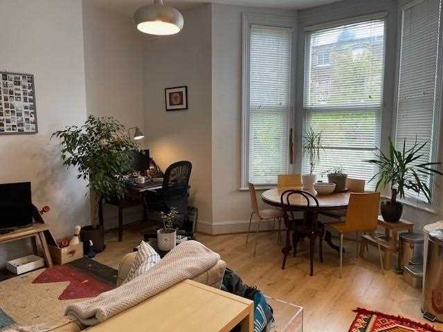 1 bed flat to rent in Tufnell Park Road 2