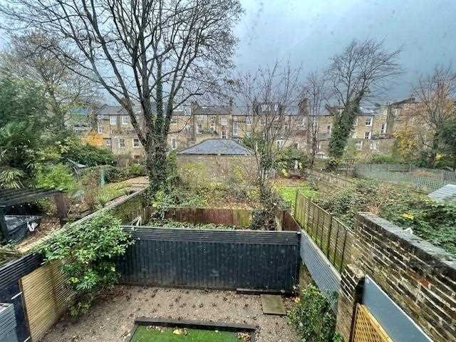 1 bed flat to rent in Tufnell Park Road 9