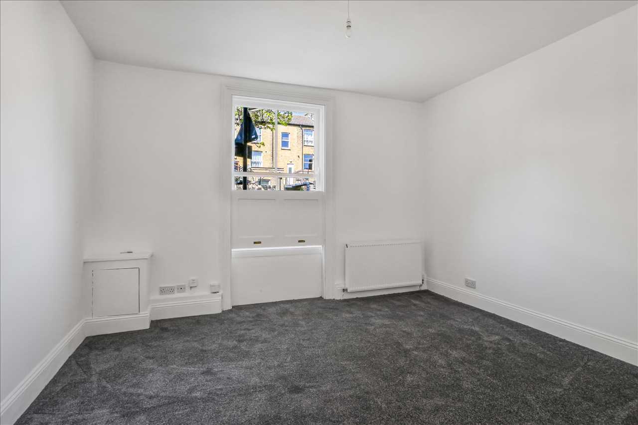 2 bed flat to rent in Wilton Way 5