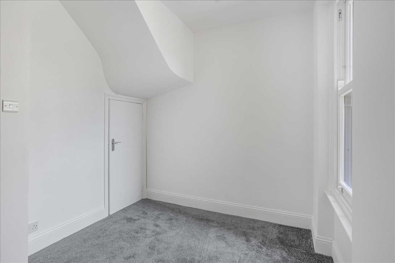 2 bed flat to rent in Wilton Way 9