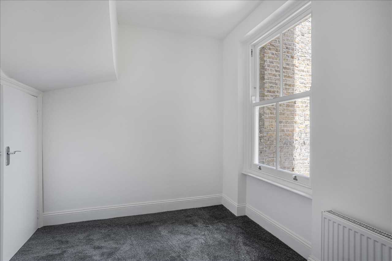 2 bed flat to rent in Wilton Way 11
