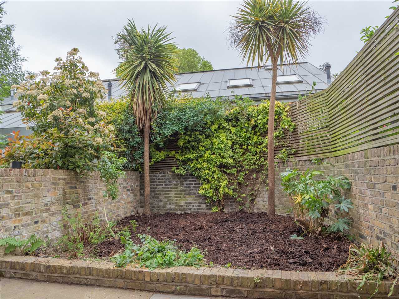 2 bed flat to rent in Wilton Way 22
