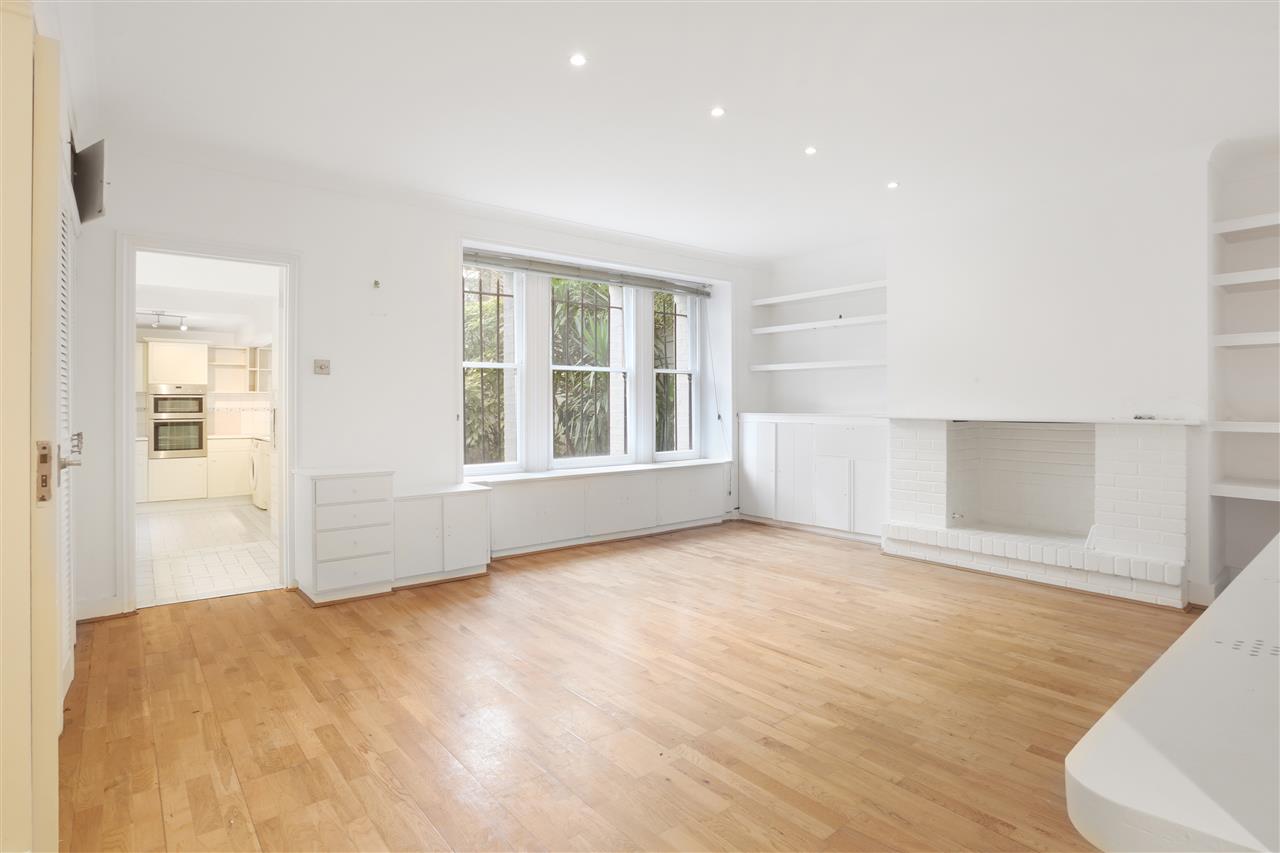 3 bed flat for sale in Huddleston Road  - Property Image 2