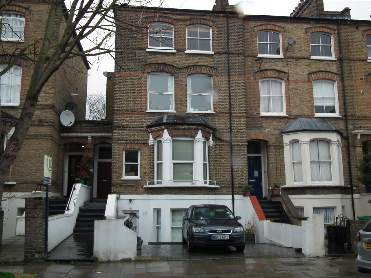 2 bed flat to rent in Tufnell Park Road - Property Image 1