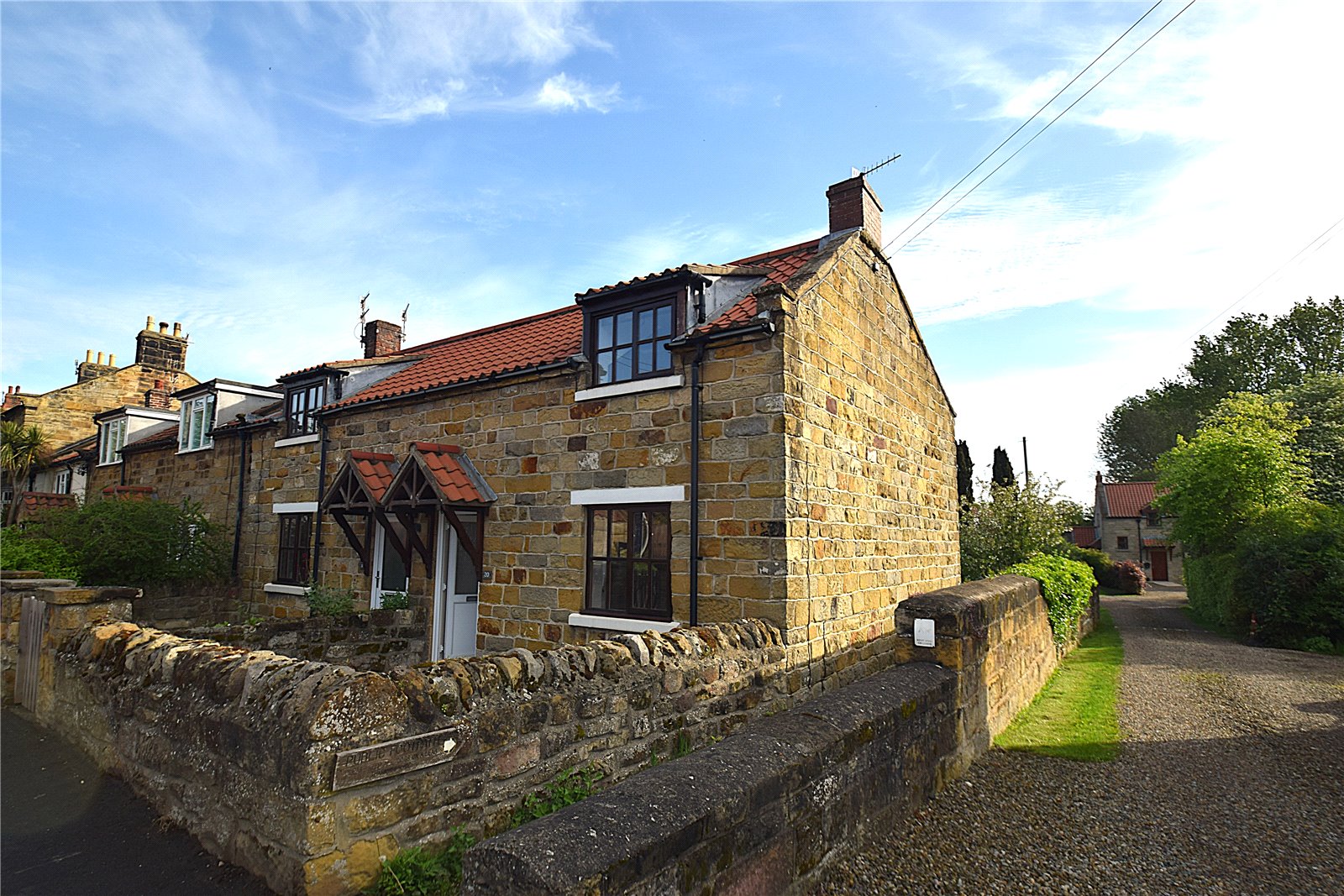 2 Bed End Of Terrace House For Sale In High Street, Scarborough, (Ref: 718354), YO13