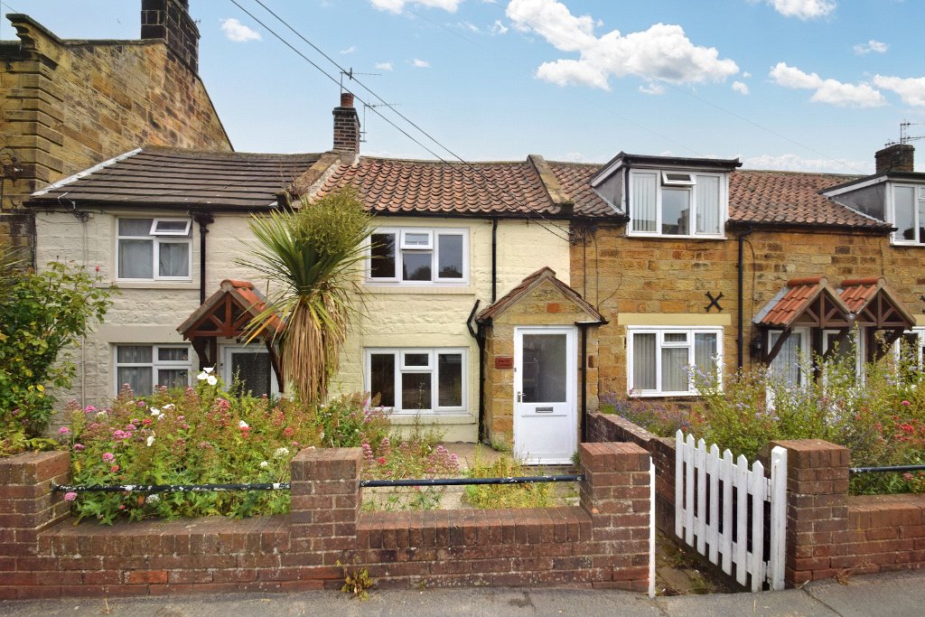 2 Bed Terraced House For Sale In High Street, Scarborough, (Ref: 720153), YO13