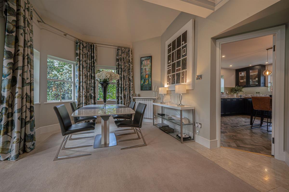 3 bed flat for sale in Apartment ,  The Springs, Bowdon, Altrincham  - Property Image 3