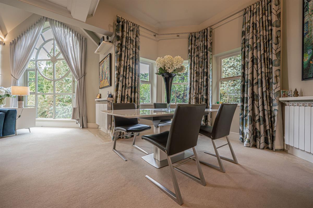 3 bed flat for sale in Apartment ,  The Springs, Bowdon, Altrincham  - Property Image 4