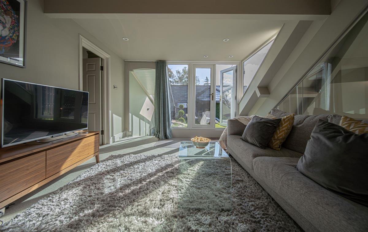 3 bed flat for sale in Apartment ,  The Springs, Bowdon, Altrincham  - Property Image 12