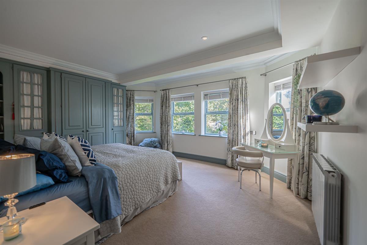 3 bed flat for sale in Apartment ,  The Springs, Bowdon, Altrincham  - Property Image 19
