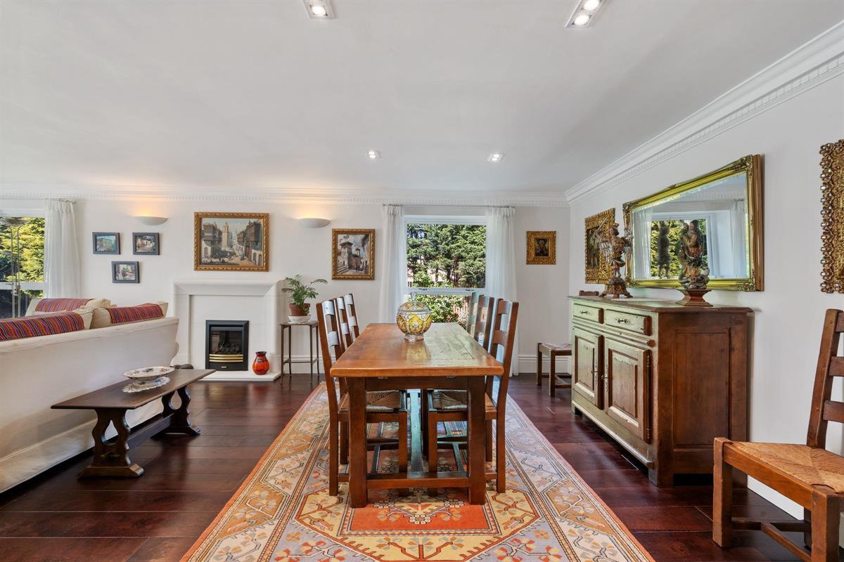 3 bed flat for sale in Flat , The White House, Suffolk Road, Altrincham  - Property Image 3