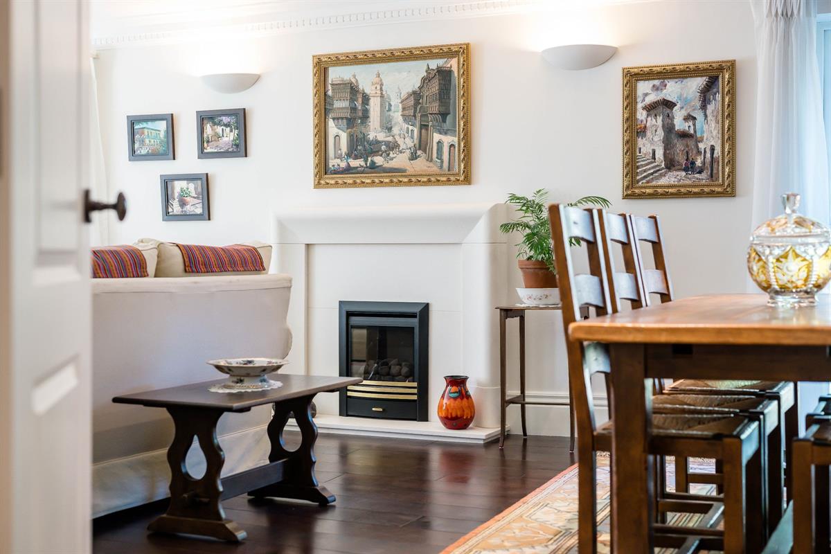 3 bed flat for sale in Flat , The White House, Suffolk Road, Altrincham  - Property Image 4