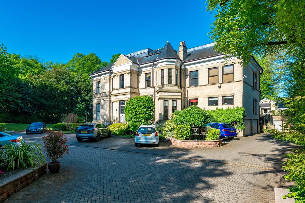 3 bed flat for sale in Flat , The White House, Suffolk Road, Altrincham  - Property Image 8