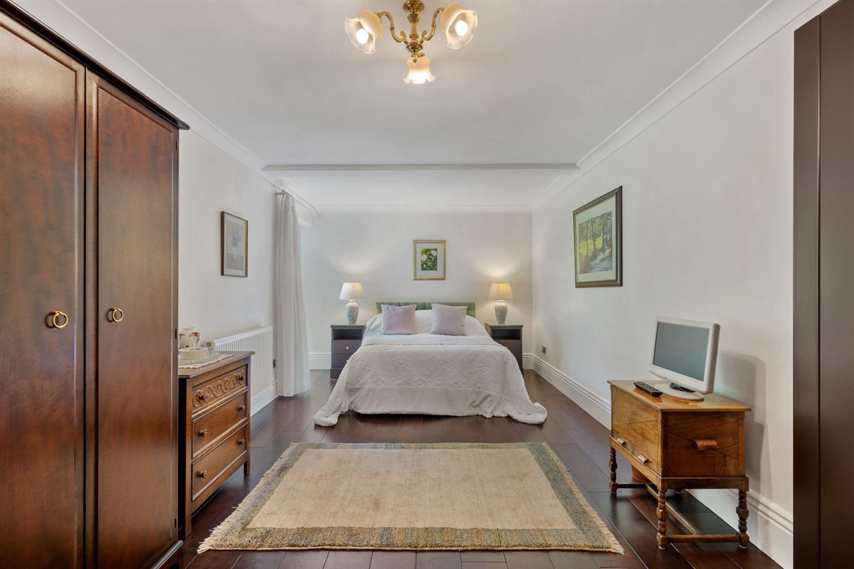 3 bed flat for sale in Flat , The White House, Suffolk Road, Altrincham  - Property Image 15