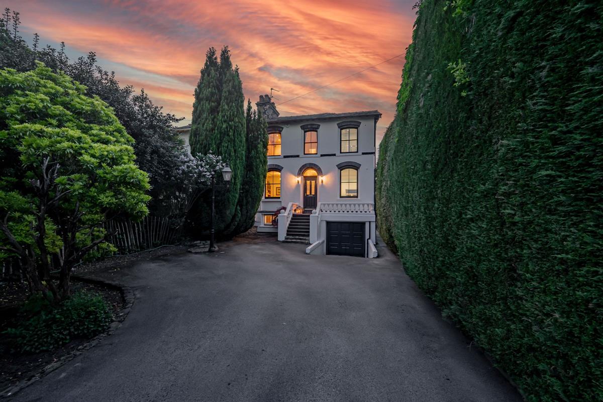 4 bed semi-detached house for sale in Four bedroom family home with stunning views over playing fields  - Property Image 3