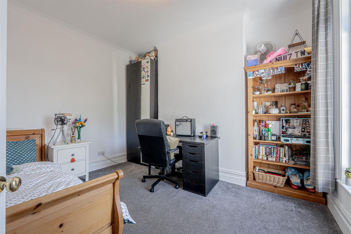 4 bed semi-detached house for sale in Four bedroom family home with stunning views over playing fields  - Property Image 15