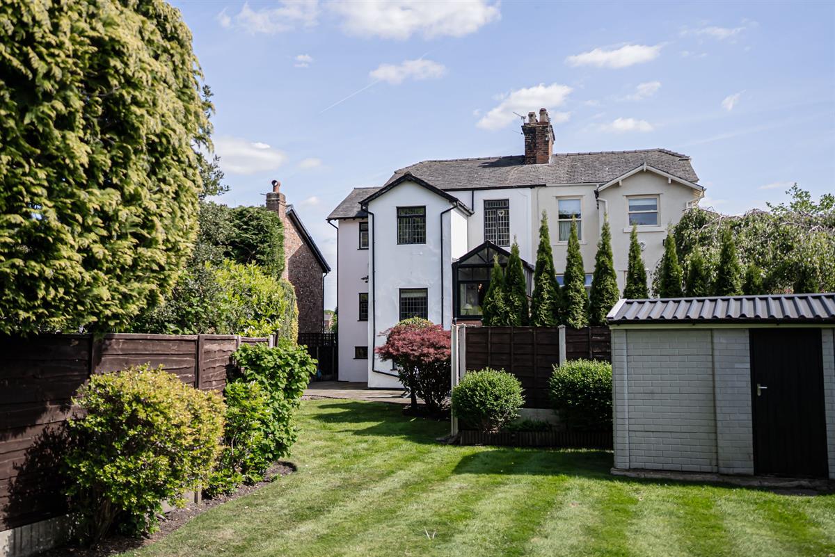 4 bed semi-detached house for sale in Four bedroom family home with stunning views over playing fields  - Property Image 19