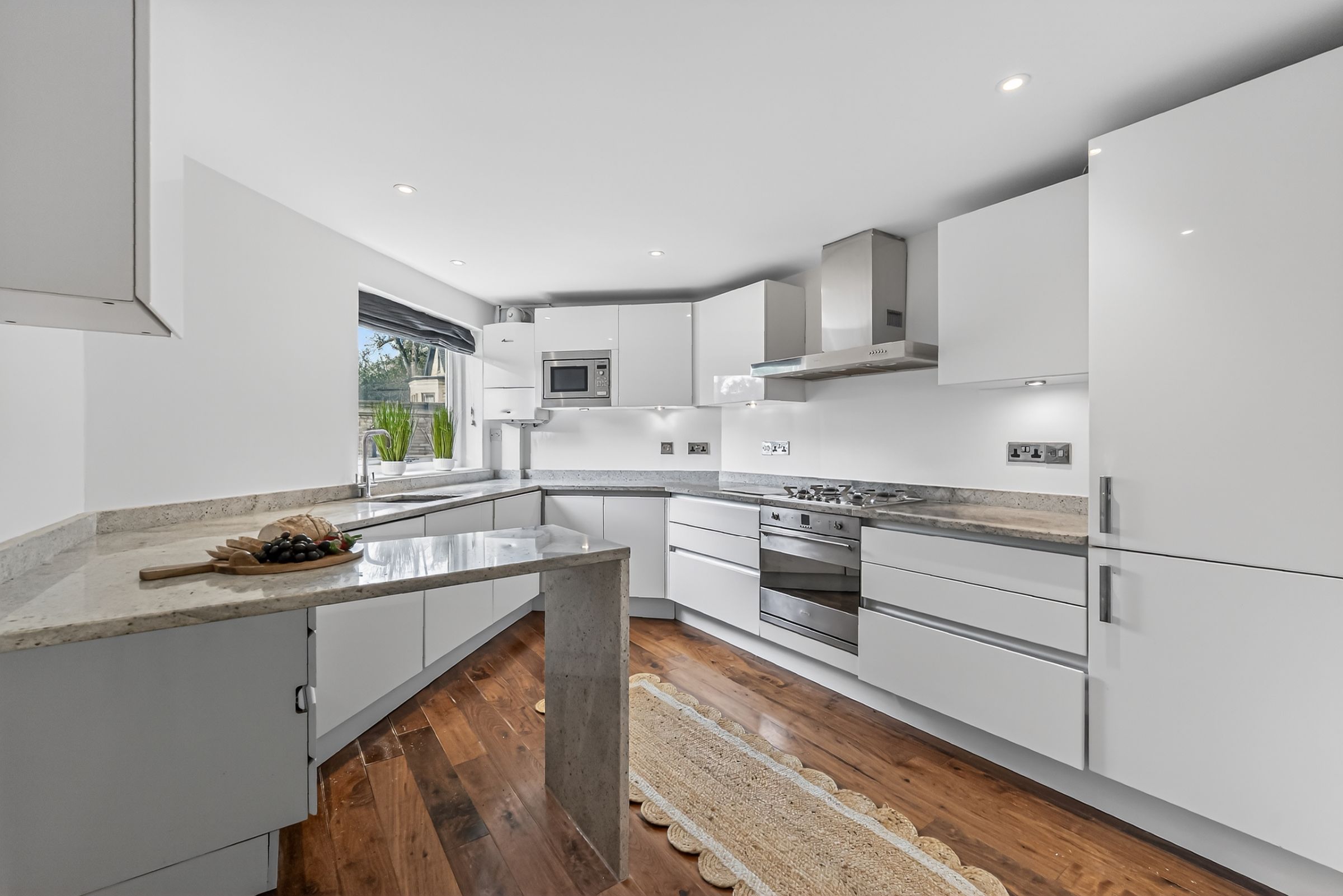 2 bed flat for sale in West Lynn, Devisdale Road, Altrincham  - Property Image 6