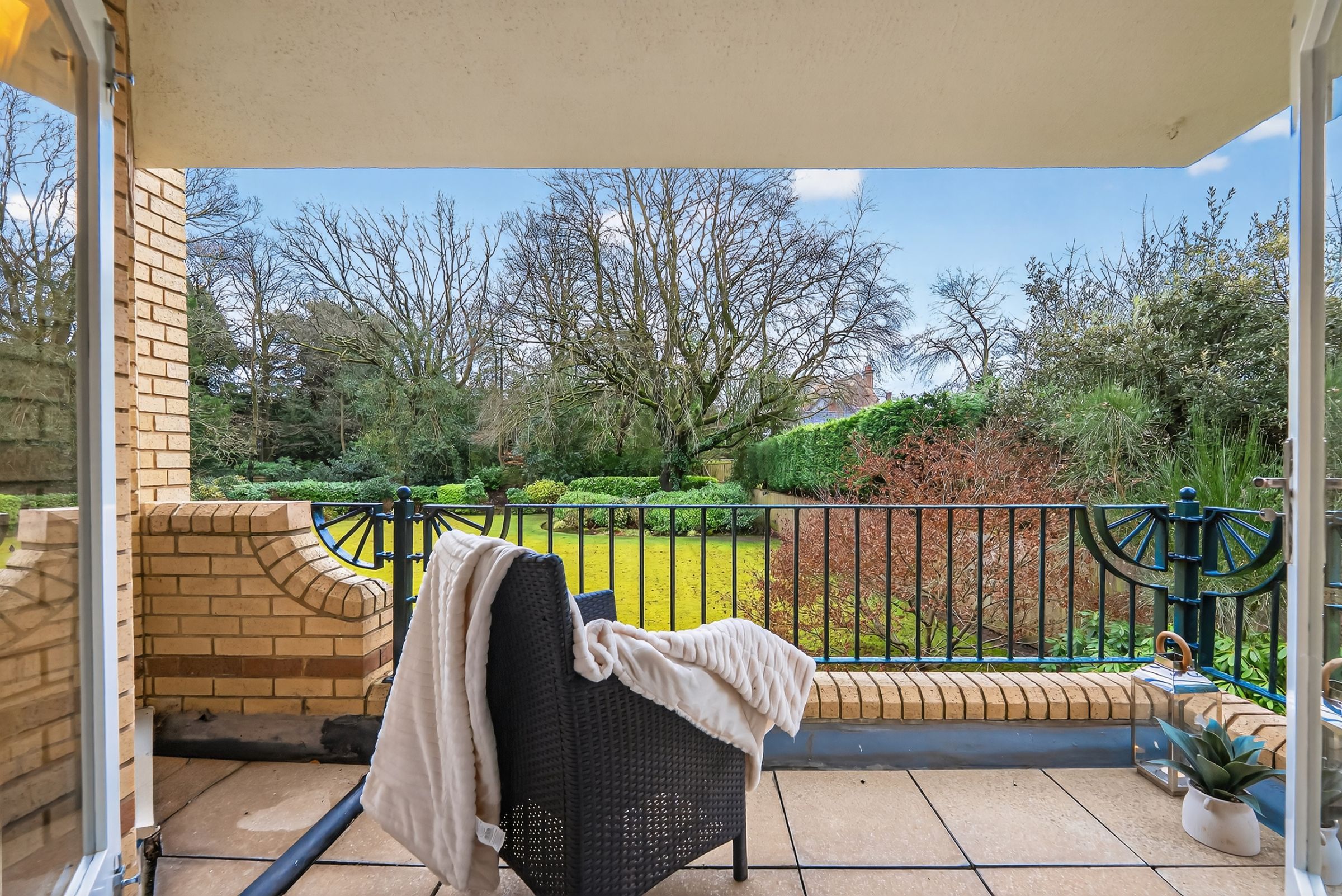 2 bed flat for sale in West Lynn, Devisdale Road, Altrincham  - Property Image 13