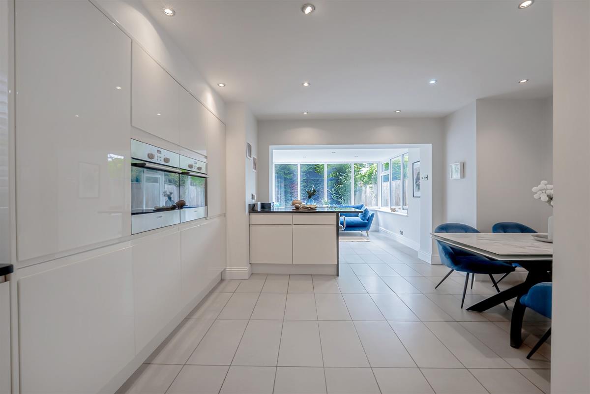 4 bed semi-detached house for sale in Bankhall Lane, Hale  - Property Image 2