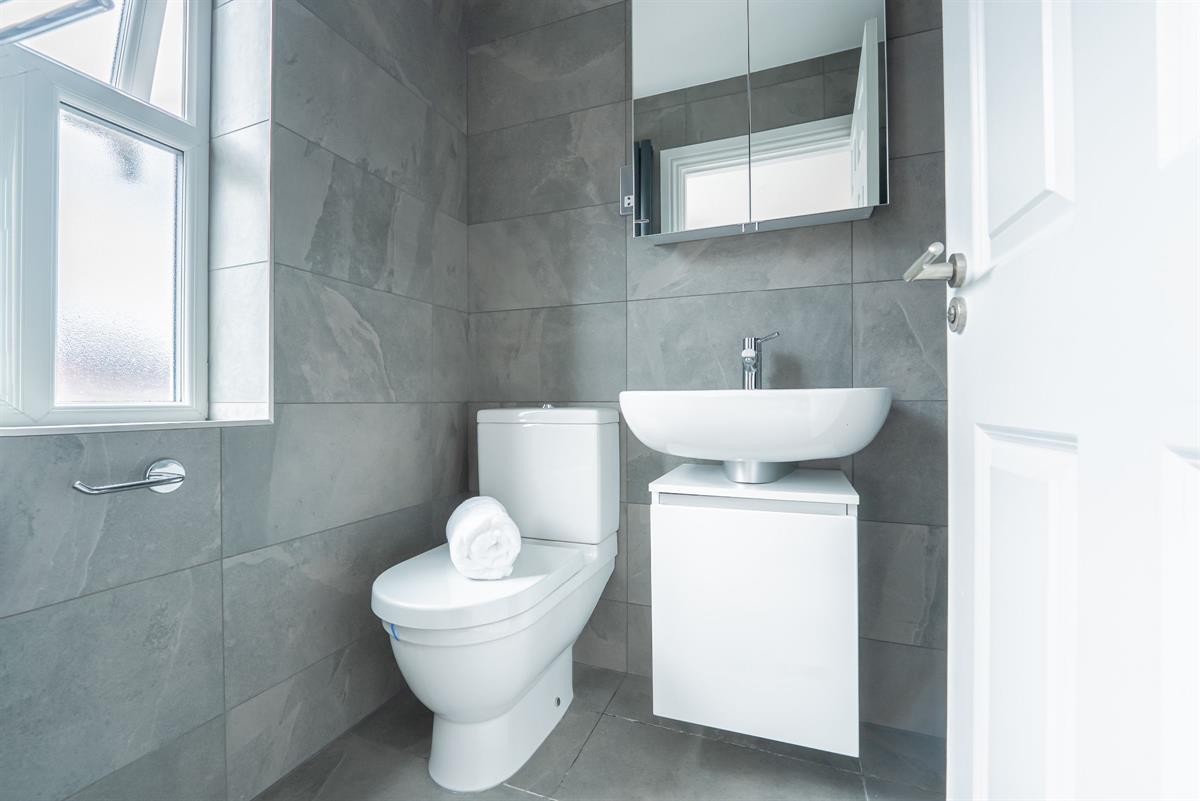 4 bed semi-detached house for sale in Bankhall Lane, Hale  - Property Image 6