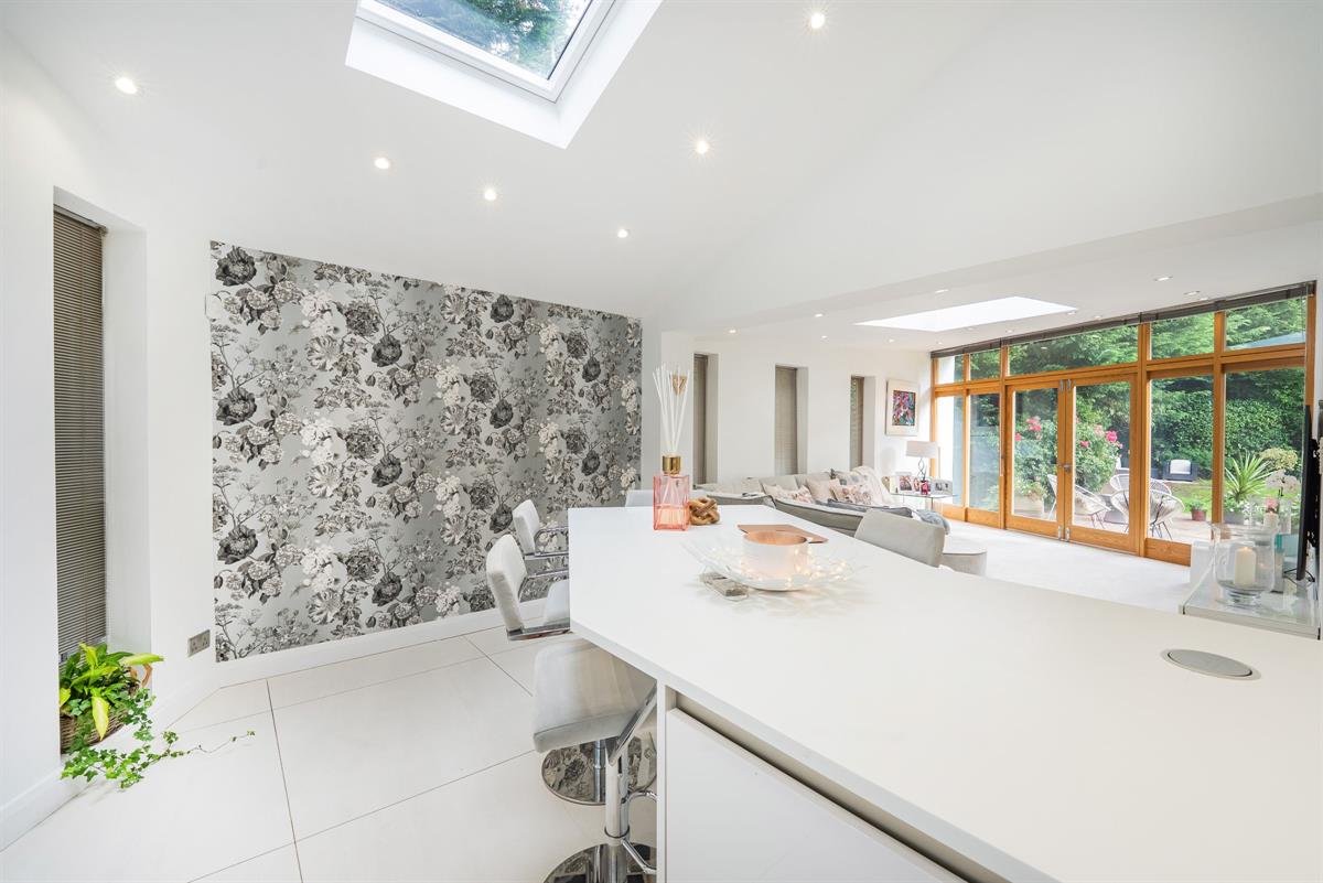 5 bed detached house for sale in Five Bedroom Detached Family Home on Pinewood in Bowdon  - Property Image 12