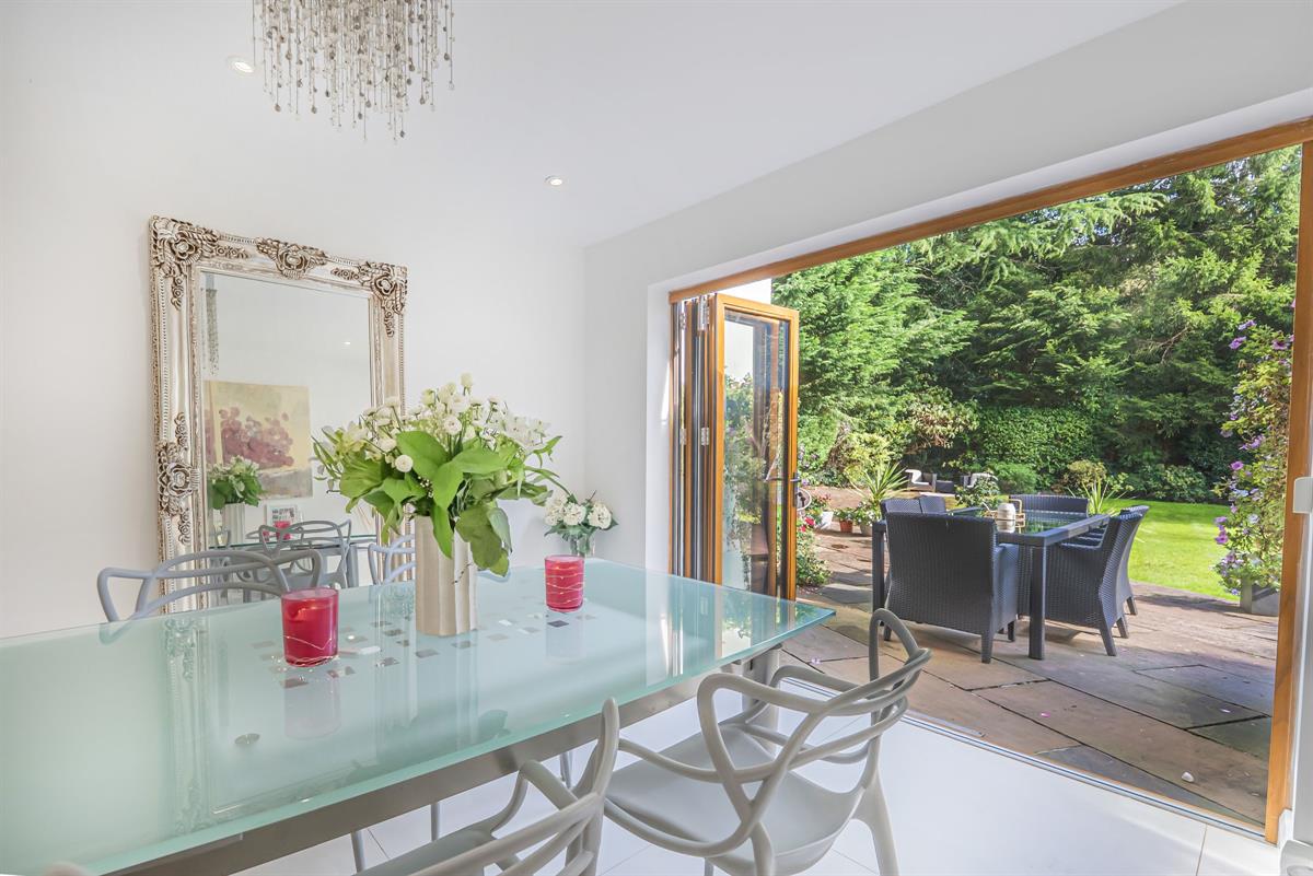 5 bed detached house for sale in Five Bedroom Detached Family Home on Pinewood in Bowdon  - Property Image 15