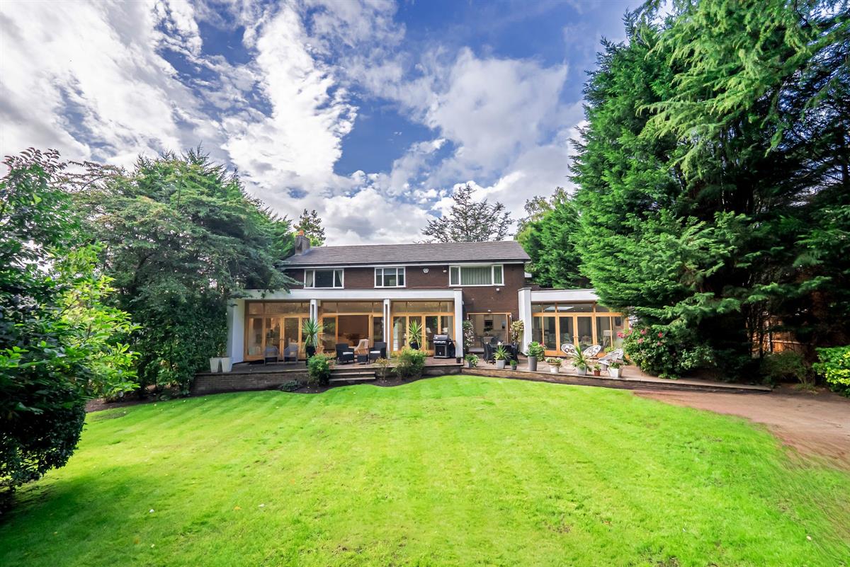 5 bed detached house for sale in Five Bedroom Detached Family Home on Pinewood in Bowdon