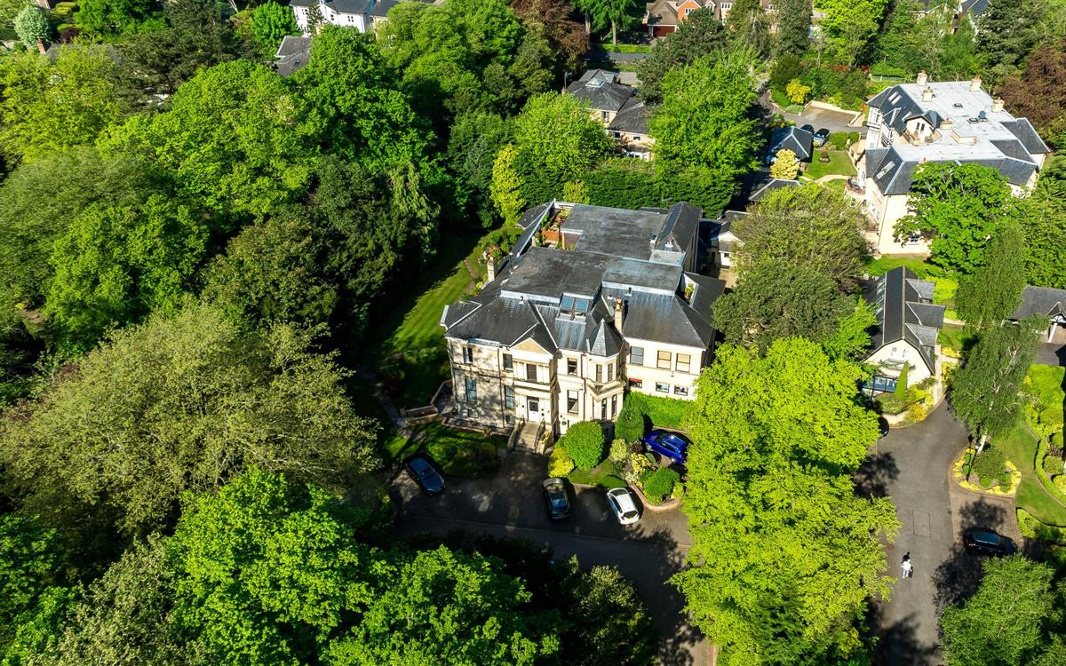 3 bed flat for sale in Three Bedroom apartment in The White House off Suffolk Road  - Property Image 1