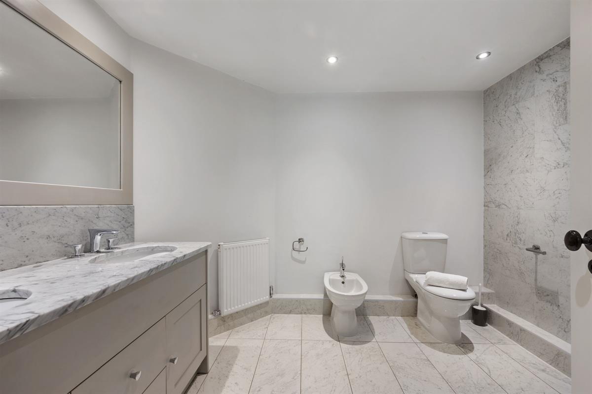 3 bed flat for sale in Three Bedroom apartment in The White House off Suffolk Road  - Property Image 16