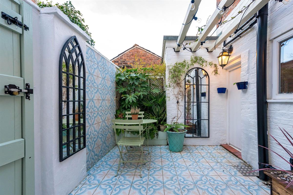 5 bed end of terrace house for sale in The Downs, Altrincham  - Property Image 7