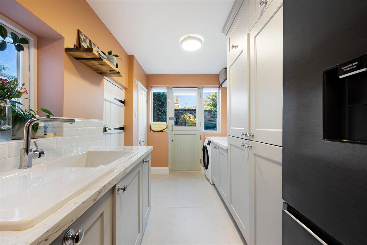 5 bed end of terrace house for sale in The Downs, Altrincham  - Property Image 9