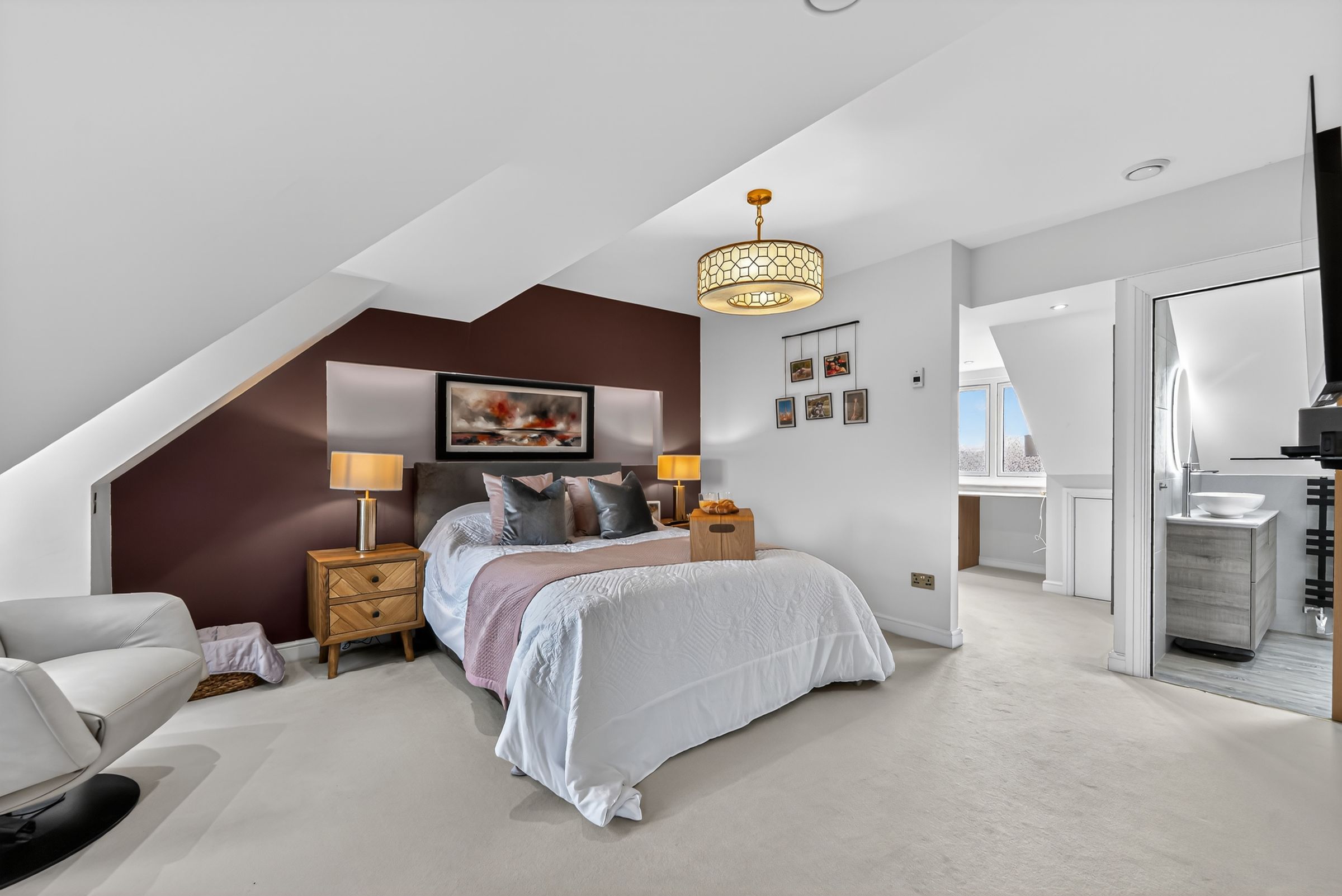 5 bed end of terrace house for sale in Harwell Road, West Timperley, Altrincham  - Property Image 7