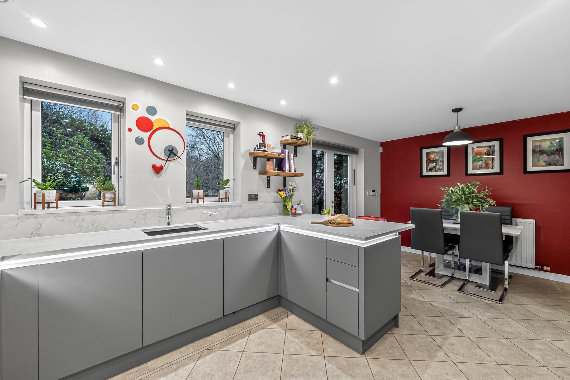 5 bed end of terrace house for sale in Harwell Road, West Timperley, Altrincham  - Property Image 5