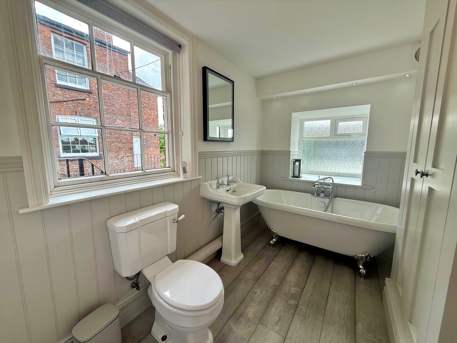 1 bed flat to rent in Stunning Apartment on Stockport Road , Timperley, Altrincham  - Property Image 6