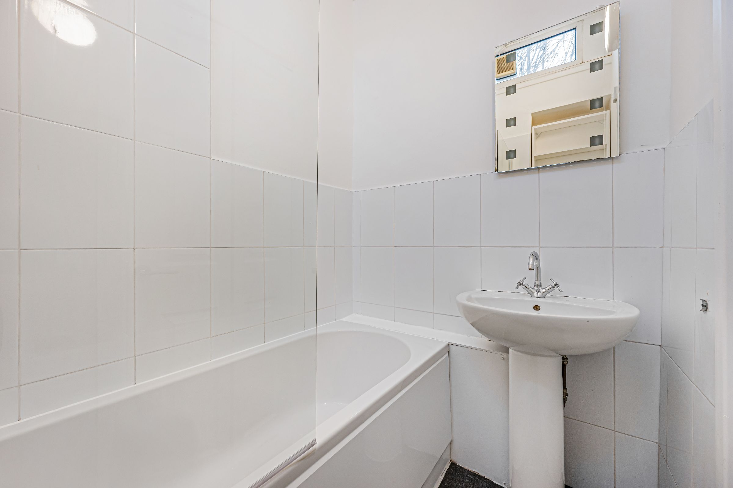 3 bed town house for sale in St. Hildas Close, Manchester  - Property Image 18