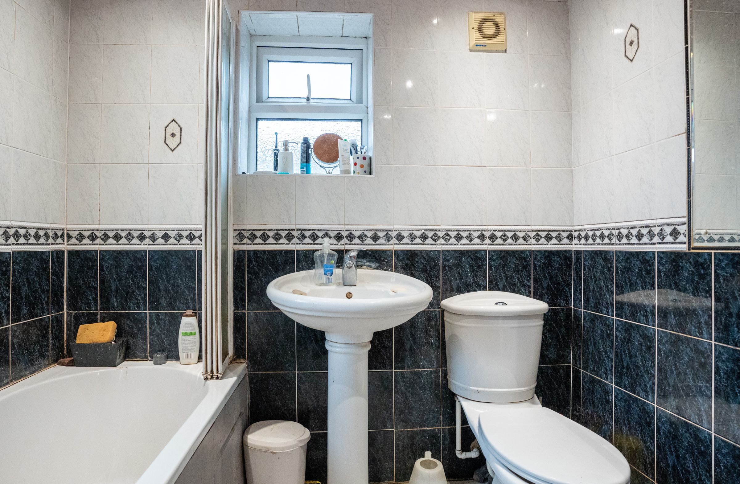 3 bed detached house for sale in Oakdale Drive, Heald Green, Cheadle  - Property Image 8