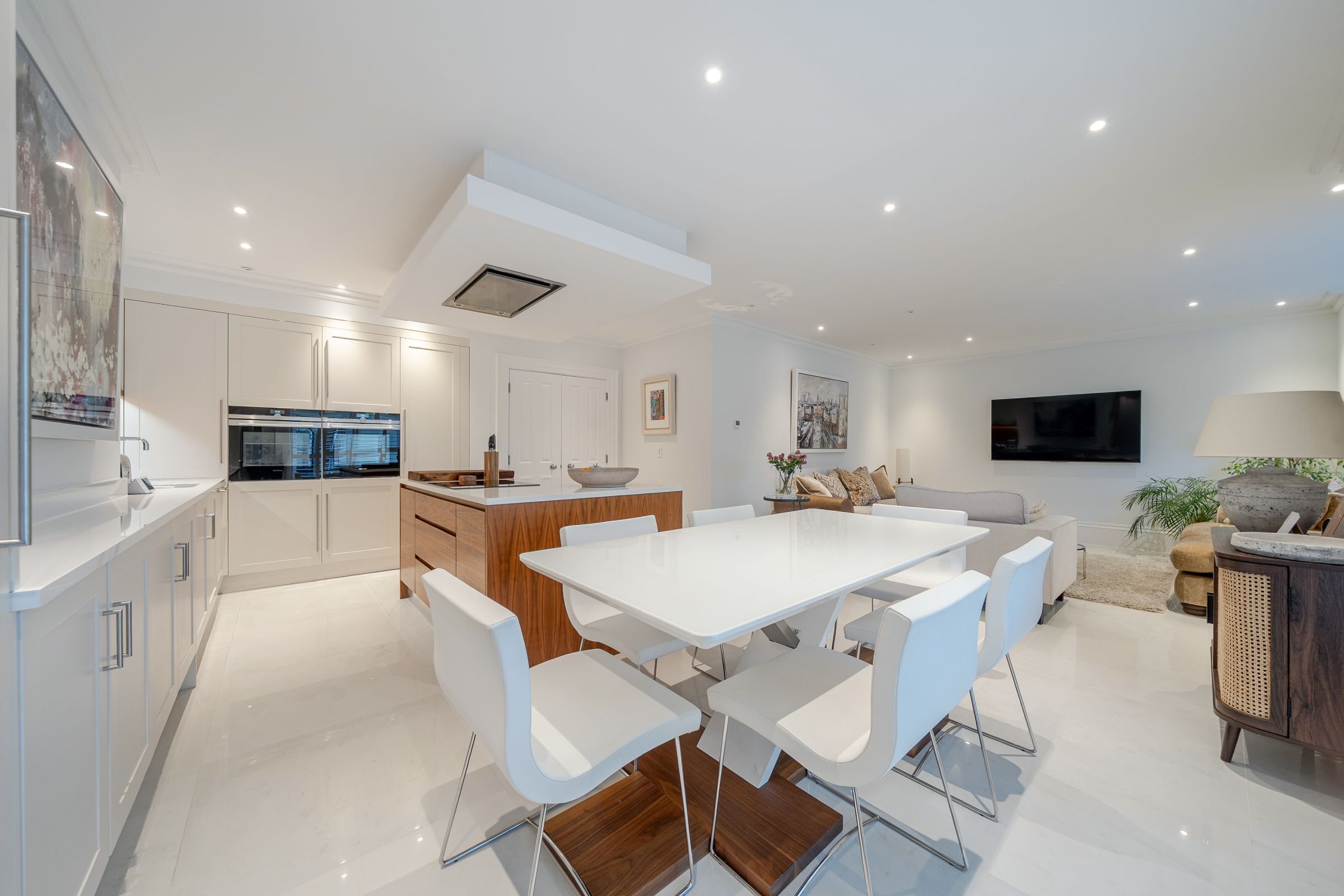 2 bed flat for sale in The Galleries, Bowdon, Altrincham  - Property Image 5