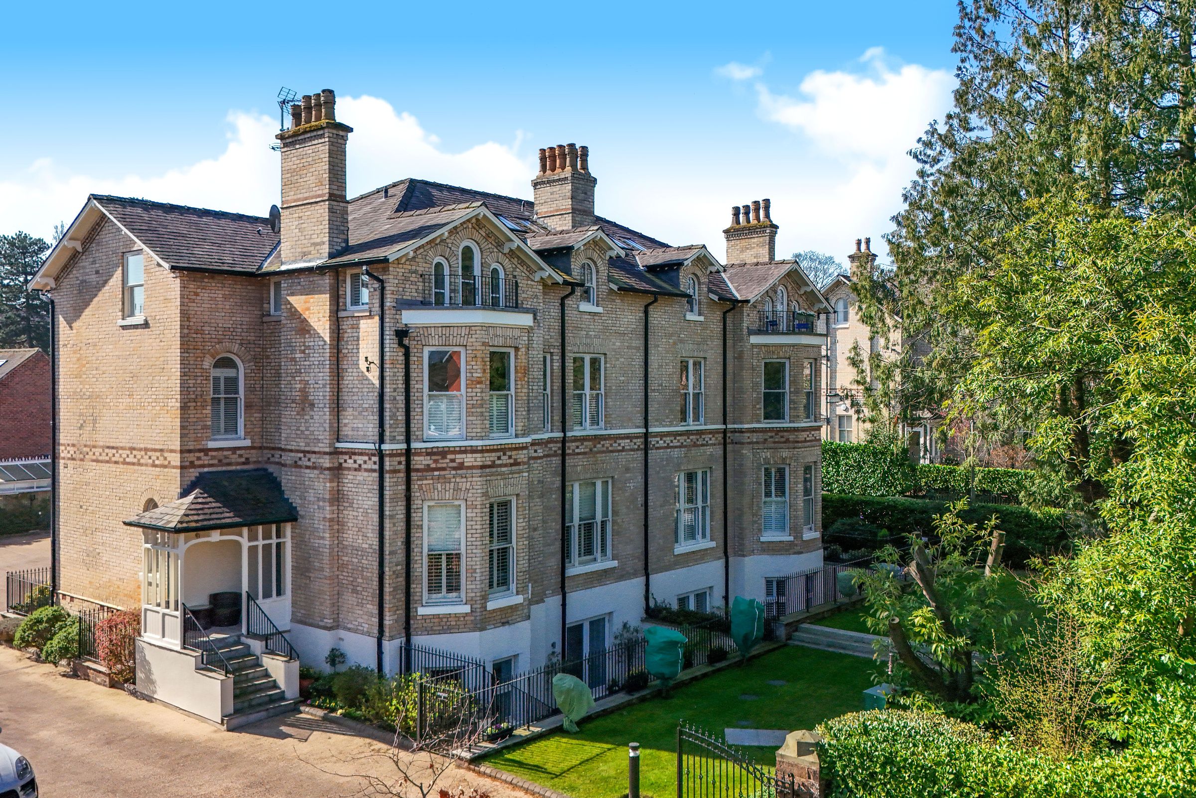 2 bed flat for sale in The Galleries, Bowdon, Altrincham  - Property Image 15