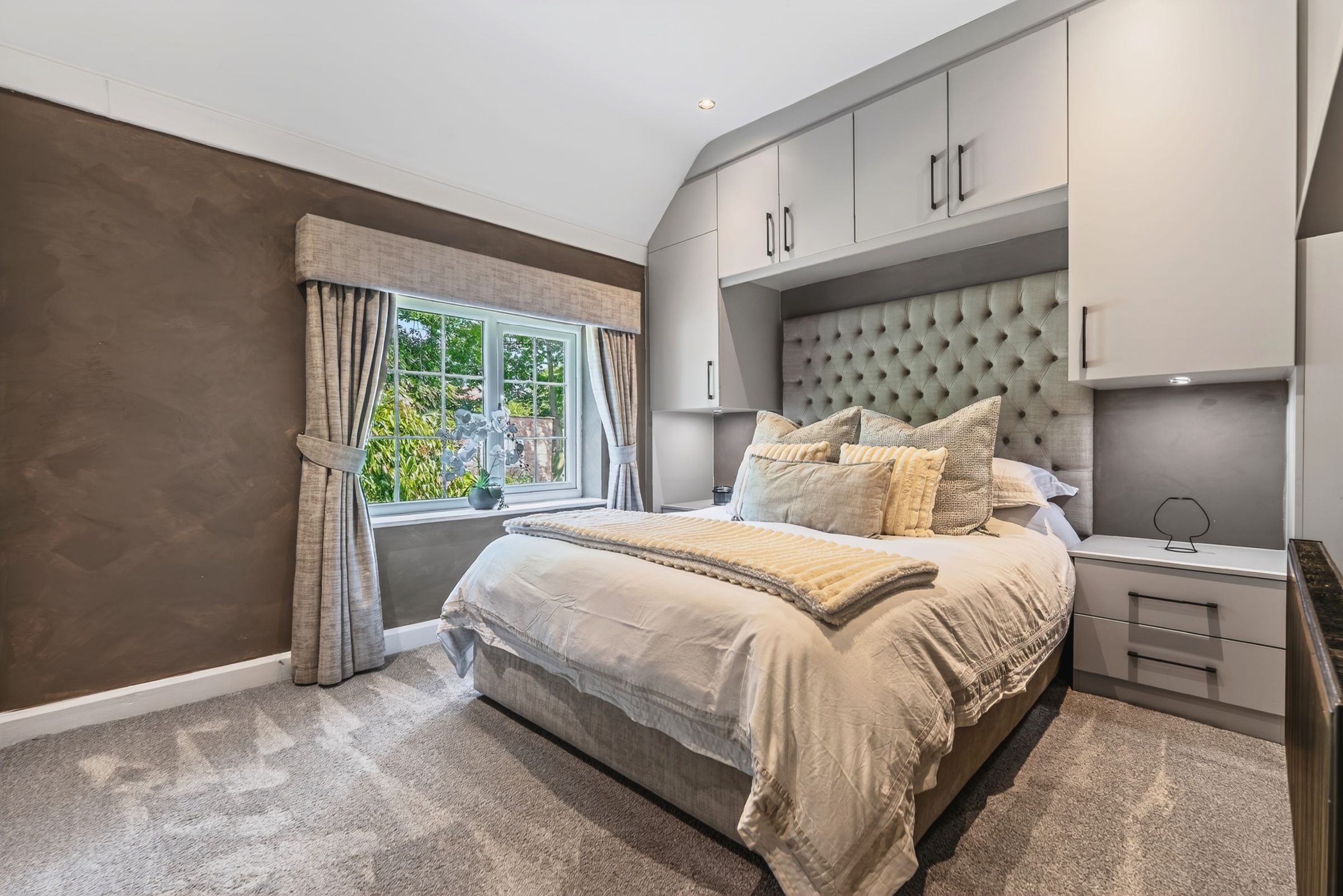 4 bed semi-detached house for sale in Barns Place, Hale Barns, Altrincham  - Property Image 8
