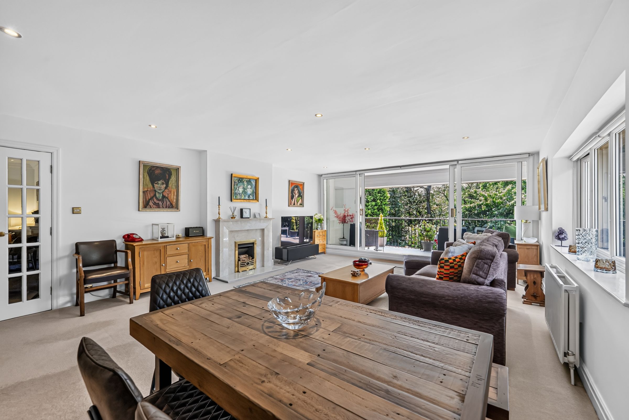 2 bed flat for sale in Duplex Apartment with South Facing Balcony in Park Gate, Altrincham  - Property Image 9