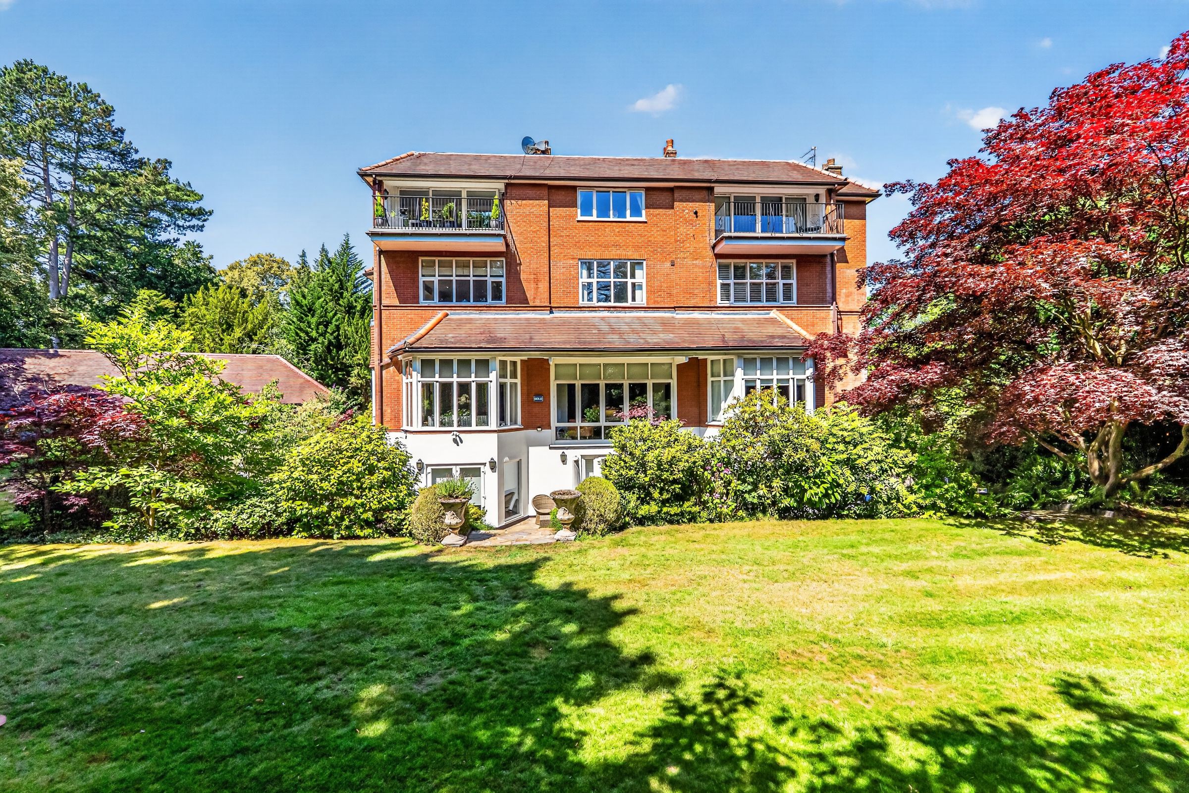 2 bed flat for sale in Duplex Apartment with South Facing Balcony in Park Gate, Altrincham - Property Image 1