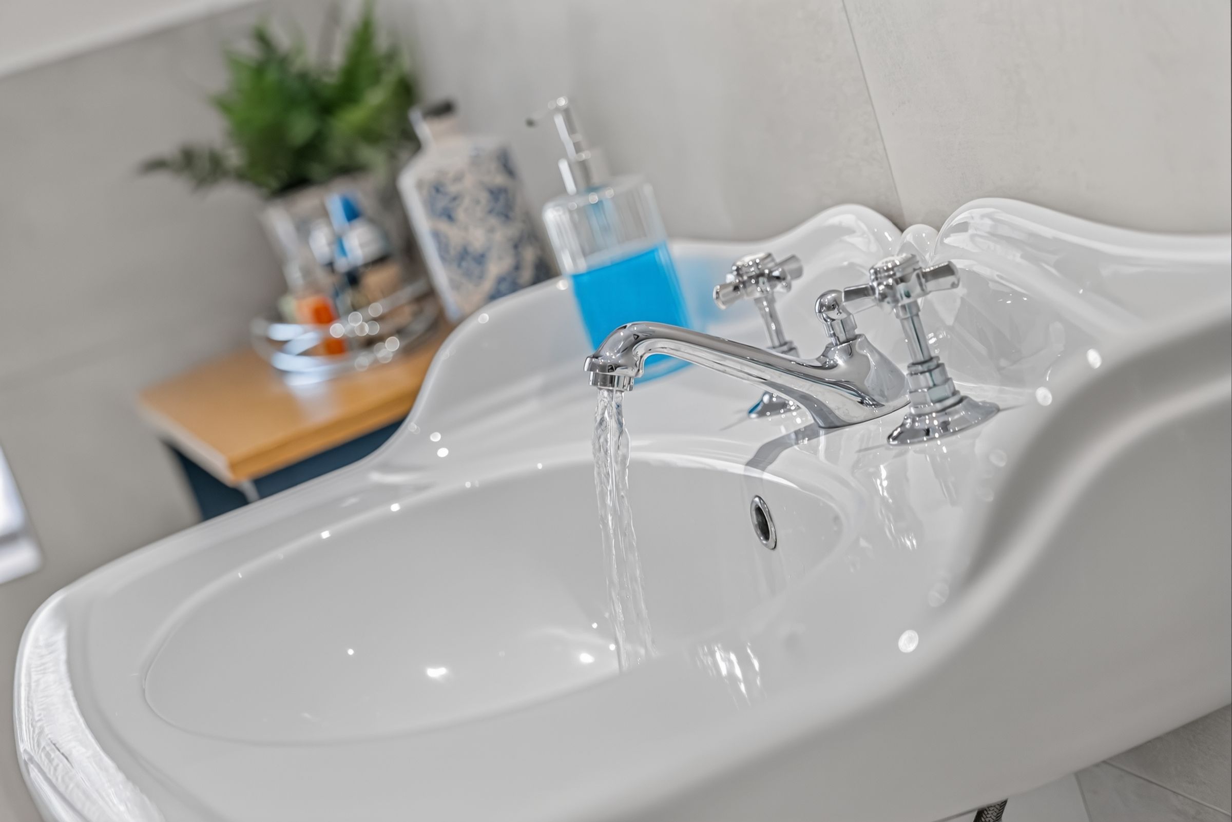 2 bed flat for sale in Duplex Apartment with South Facing Balcony in Park Gate, Altrincham  - Property Image 18