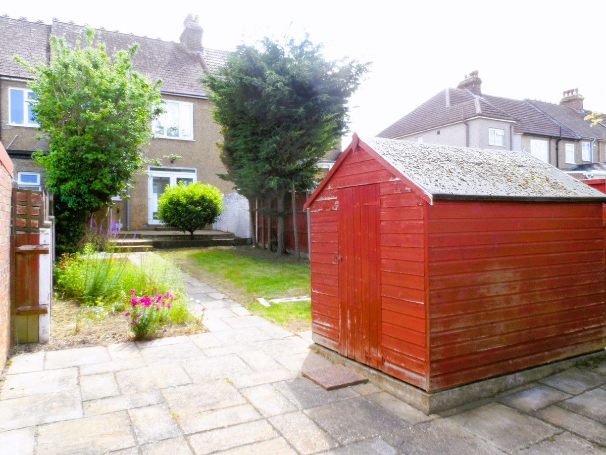 3 bed terraced house to rent in Hunters Way, Gillingham, ME7  - Property Image 11