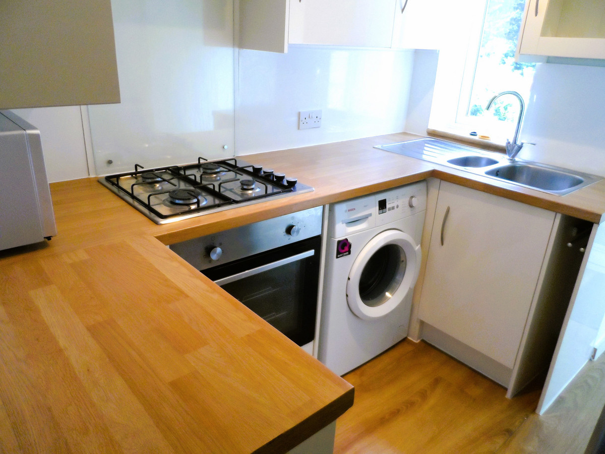 3 bed terraced house to rent in Hunters Way, Gillingham, ME7  - Property Image 6