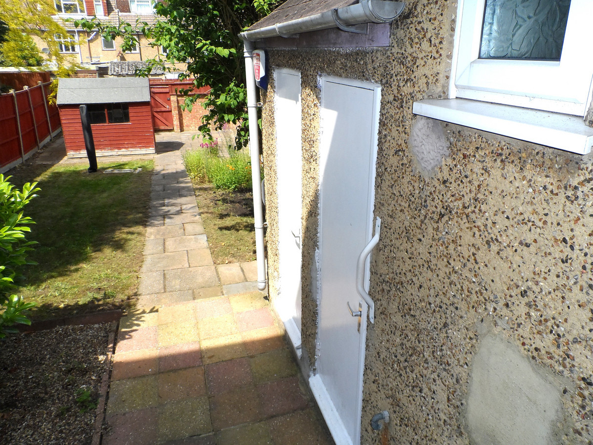 3 bed terraced house to rent in Hunters Way, Gillingham, ME7  - Property Image 10