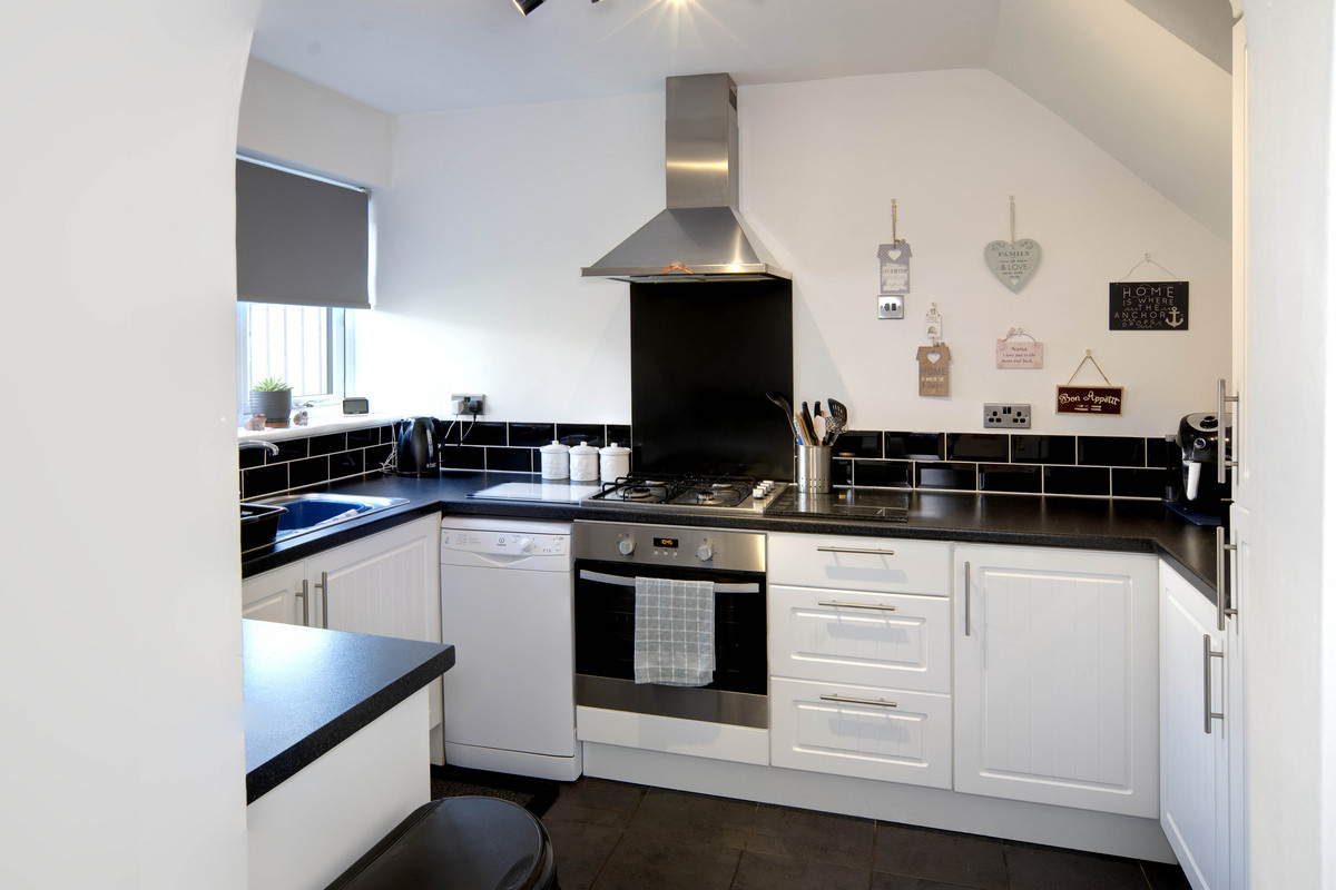 2 bed terraced house for sale in Lyall Way, Gillingham, ME8  - Property Image 8